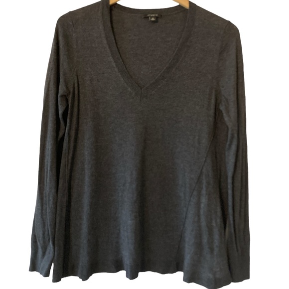 Ann Taylor Sweaters - Ann Taylor medium sweater dark gray v-neck